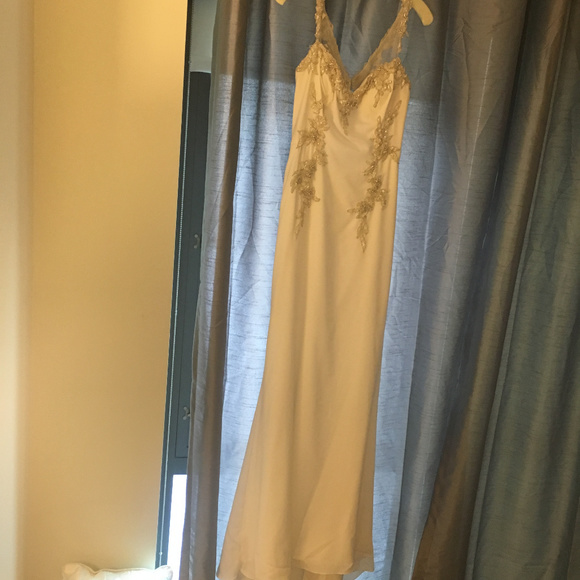 Wedding Dress/ Prom Dress - Picture 3 of 7